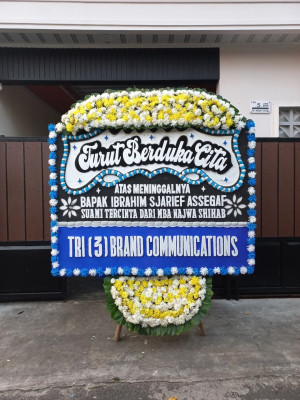 Papan Bunga Duka di Sangrawayang